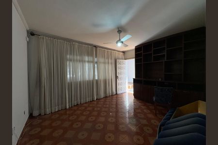 Casa para alugar com 160m², 2 quartos e 2 vagasSala