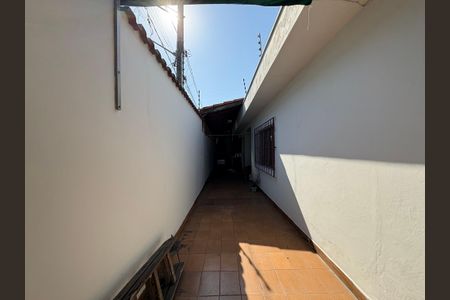 Casa para alugar com 160m², 2 quartos e 2 vagas Casa para alugar com 160m², 2 quartos e 2 vagasQuintal lateral