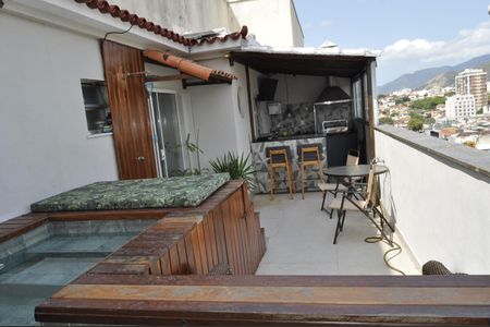 Apartamento à venda com 139m², 3 quartos e 1 vagaÁrea comum