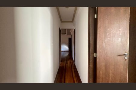 Apartamento à venda com 90m², 3 quartos e 2 vagasCorredor