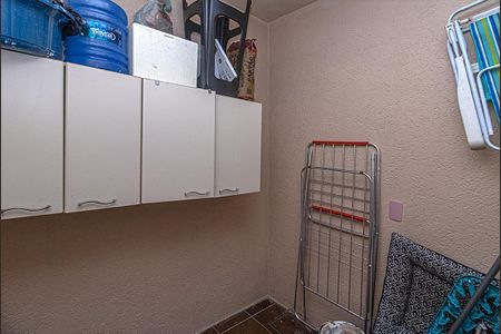 Casa à venda com 160m², 4 quartos e 2 vagas Casa à venda com 160m², 4 quartos e 2 vagasQuarto de Serviço