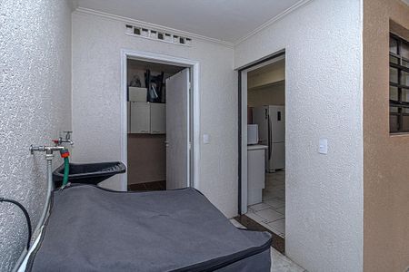 Casa à venda com 160m², 4 quartos e 2 vagas Casa à venda com 160m², 4 quartos e 2 vagasÁrea de Serviço