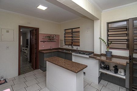Casa à venda com 160m², 4 quartos e 2 vagas Casa à venda com 160m², 4 quartos e 2 vagasCozinha