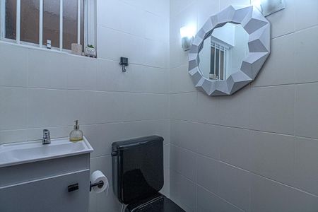 Casa à venda com 160m², 4 quartos e 2 vagas Casa à venda com 160m², 4 quartos e 2 vagasLavabo