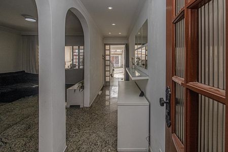Casa à venda com 160m², 4 quartos e 2 vagas Casa à venda com 160m², 4 quartos e 2 vagasÁrea Externa