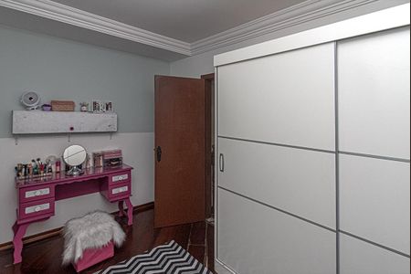 Casa à venda com 160m², 4 quartos e 2 vagas Casa à venda com 160m², 4 quartos e 2 vagasCloset do quarto 4