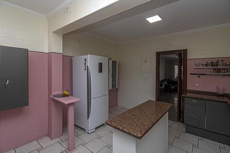 Casa à venda com 160m², 4 quartos e 2 vagas Casa à venda com 160m², 4 quartos e 2 vagasCozinha