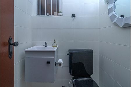 Casa à venda com 160m², 4 quartos e 2 vagas Casa à venda com 160m², 4 quartos e 2 vagasLavabo