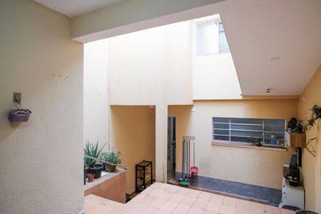 Casa à venda com 138m², 3 quartos e 1 vagaÁrea de serviço