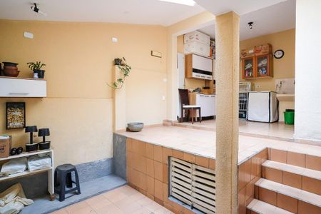 Casa à venda com 138m², 3 quartos e 1 vagaÁrea de serviço