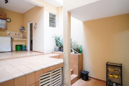 Casa à venda com 138m², 3 quartos e 1 vagaÁrea de serviço