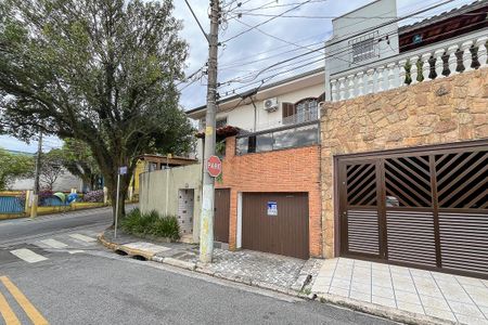 Casa à venda com 138m², 3 quartos e 1 vagaFachada + plaquinha