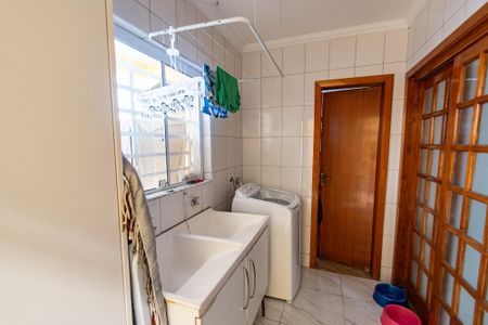 Casa à venda com 270m², 3 quartos e 4 vagasÁrea de serviço