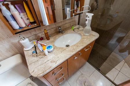 Casa à venda com 270m², 3 quartos e 4 vagasBanheiro da suíte 1