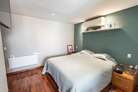 Casa à venda com 270m², 3 quartos e 4 vagasSuíte 3