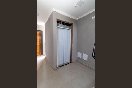 Apartamento à venda com 40m², 2 quartos e sem vagaÁrea comum - Elevador
