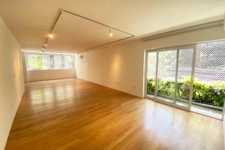 Apartamento para alugar com 3 quartos, 250m² em Jardim Europa, São Paulo