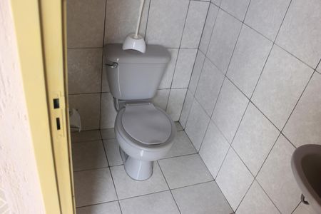 Casa à venda com 220m², 3 quartos e 8 vagasBanheiro de Serviço