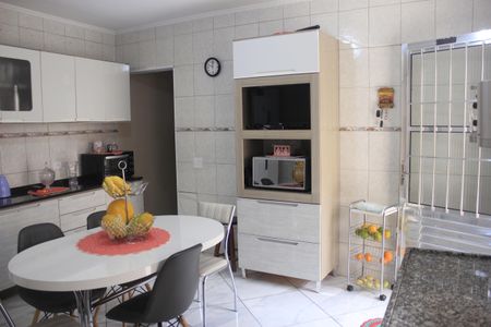 Casa à venda com 220m², 3 quartos e 8 vagasCozinha