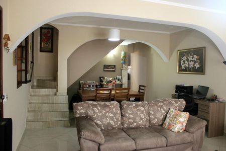 Casa à venda com 220m², 3 quartos e 8 vagasSala