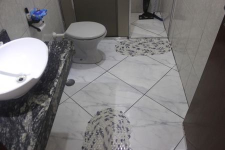 Casa à venda com 220m², 3 quartos e 8 vagasBanheiro 1