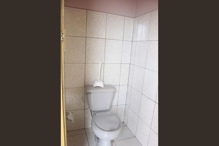 Casa à venda com 220m², 3 quartos e 8 vagasBanheiro de Serviço