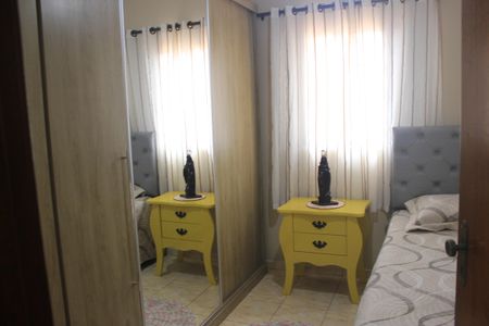 Casa à venda com 220m², 3 quartos e 8 vagasQuarto 2