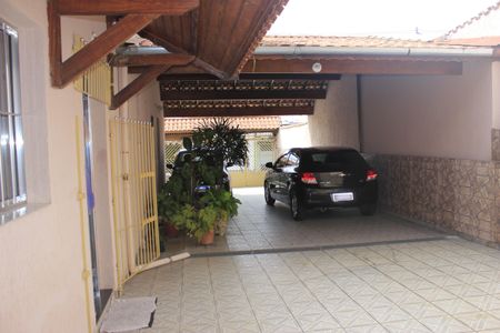 Casa à venda com 220m², 3 quartos e 8 vagasQuintal e garagem