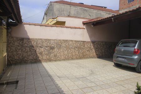 Casa à venda com 220m², 3 quartos e 8 vagasQuintal e garagem