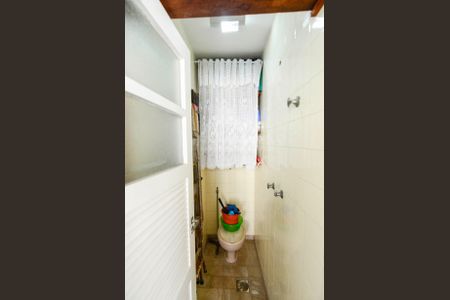 Apartamento para alugar com 100m², 3 quartos e 2 vagasBanheiro de Serviço