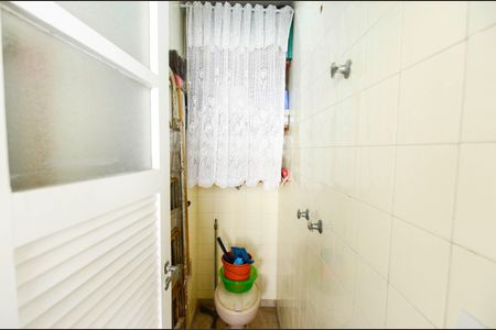 Apartamento para alugar com 100m², 3 quartos e 2 vagasBanheiro de Serviço