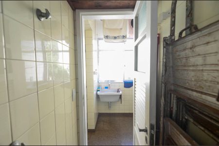 Apartamento para alugar com 100m², 3 quartos e 2 vagasBanheiro de Serviço