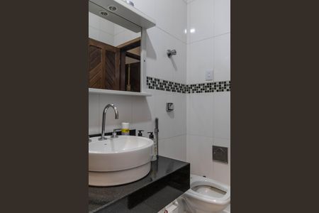 Casa à venda com 360m², 3 quartos e 2 vagas Casa à venda com 360m², 3 quartos e 2 vagasBanheiro Social