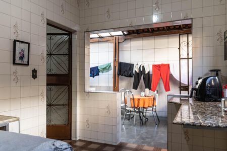 Casa à venda com 360m², 3 quartos e 2 vagas Casa à venda com 360m², 3 quartos e 2 vagasÁrea de Serviço