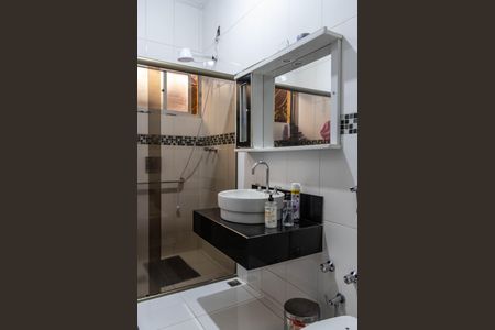 Casa à venda com 360m², 3 quartos e 2 vagas Casa à venda com 360m², 3 quartos e 2 vagasBanheiro Social