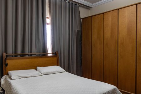 Casa à venda com 360m², 3 quartos e 2 vagas Casa à venda com 360m², 3 quartos e 2 vagasQuarto 1