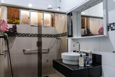 Casa à venda com 360m², 3 quartos e 2 vagas Casa à venda com 360m², 3 quartos e 2 vagasBanheiro Social