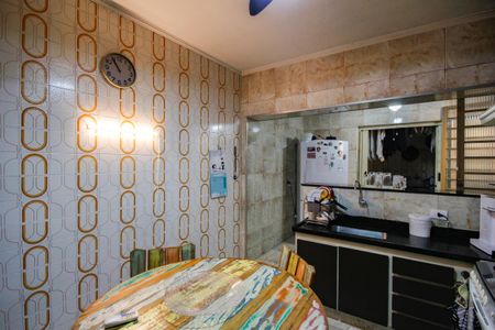 Casa para alugar com 255m², 3 quartos e 2 vagas Casa para alugar com 255m², 3 quartos e 2 vagasCozinha
