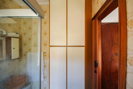 Casa para alugar com 255m², 3 quartos e 2 vagas Casa para alugar com 255m², 3 quartos e 2 vagasBanheiro da Suíte 1