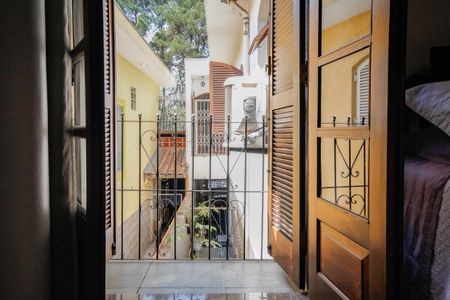Casa para alugar com 255m², 3 quartos e 2 vagas Casa para alugar com 255m², 3 quartos e 2 vagasQuarto - Sacada