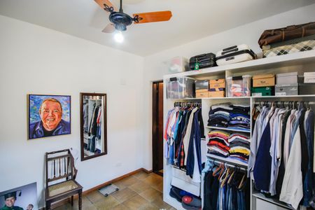 Casa para alugar com 255m², 3 quartos e 2 vagas Casa para alugar com 255m², 3 quartos e 2 vagasCloset da suíte 2