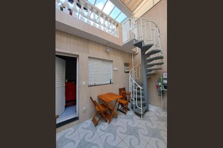 Casa à venda com 90m², 3 quartos e 1 vaga Casa à venda com 90m², 3 quartos e 1 vagaQUINTAL/ESCADA