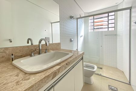 Apartamento para alugar com 185m², 3 quartos e 2 vagas Apartamento para alugar com 185m², 3 quartos e 2 vagasBanheiro 1