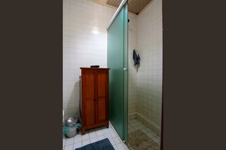 Casa de condomínio à venda com 560m², 4 quartos e 4 vagas Casa de condomínio à venda com 560m², 4 quartos e 4 vagasBanheiro da Suíte 4