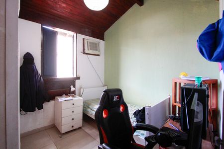 Casa de condomínio à venda com 560m², 4 quartos e 4 vagas Casa de condomínio à venda com 560m², 4 quartos e 4 vagasQuarto