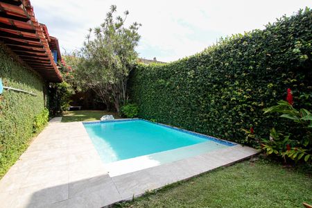 Casa de condomínio à venda com 560m², 4 quartos e 4 vagas Casa de condomínio à venda com 560m², 4 quartos e 4 vagasÁrea comum - Piscina