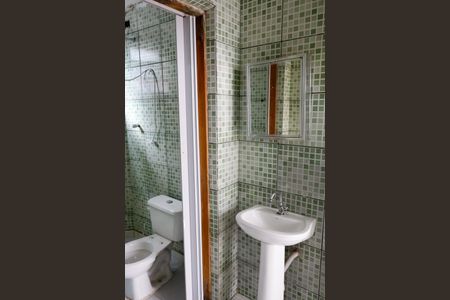 Casa para alugar com 70m², 2 quartos e sem vaga Casa para alugar com 70m², 2 quartos e sem vagaBanheiro