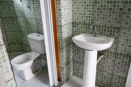 Casa para alugar com 70m², 2 quartos e sem vaga Casa para alugar com 70m², 2 quartos e sem vagaBanheiro