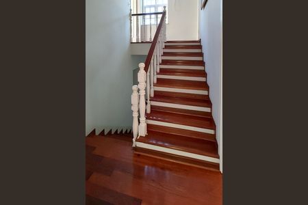 Casa à venda com 265m², 4 quartos e 2 vagas
