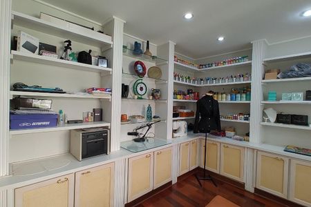 Casa à venda com 265m², 4 quartos e 2 vagas